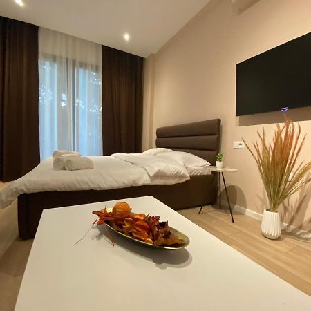 Brand New Apts Located At The City'S Main Square-100 Mbs Wifi ดูร์เรส ภายนอก รูปภาพ