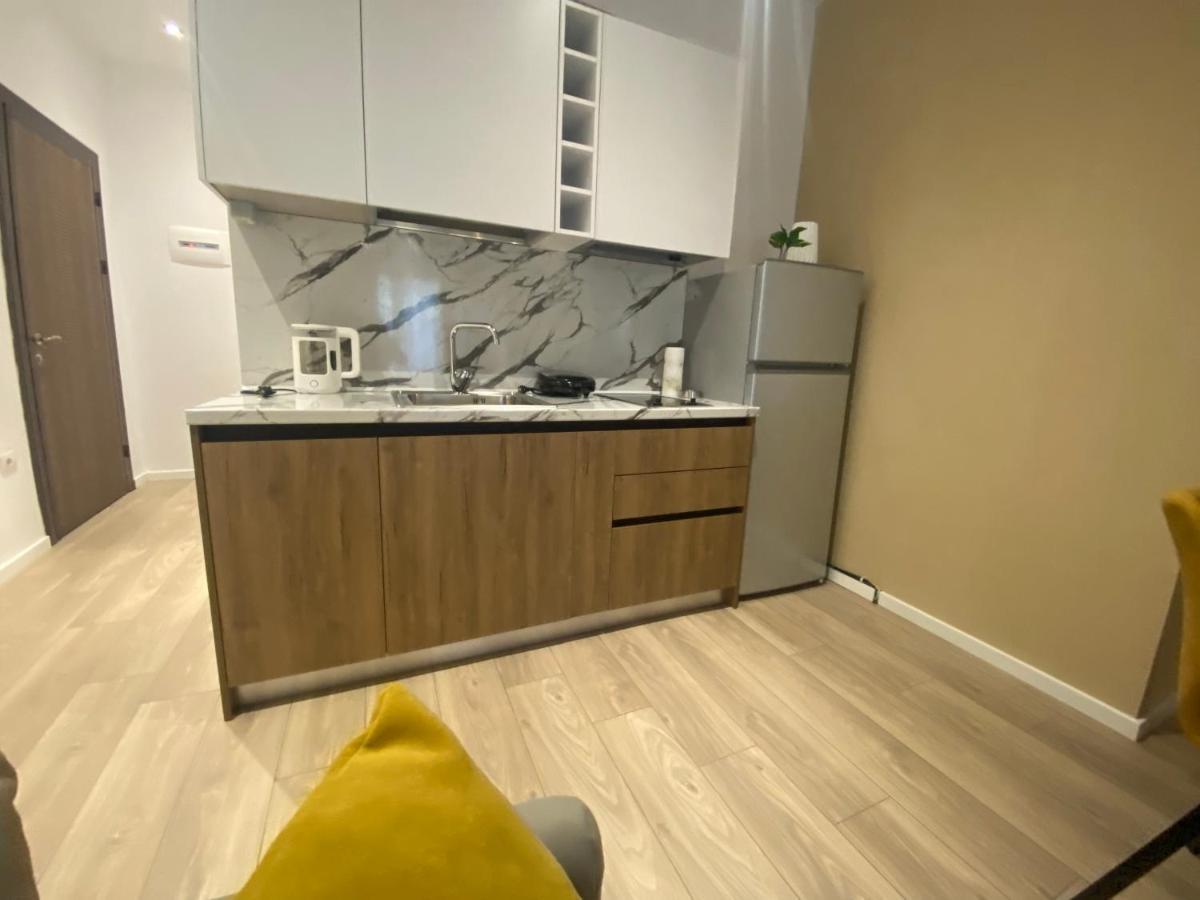 Brand New Apts Located At The City'S Main Square-100 Mbs Wifi ดูร์เรส ภายนอก รูปภาพ