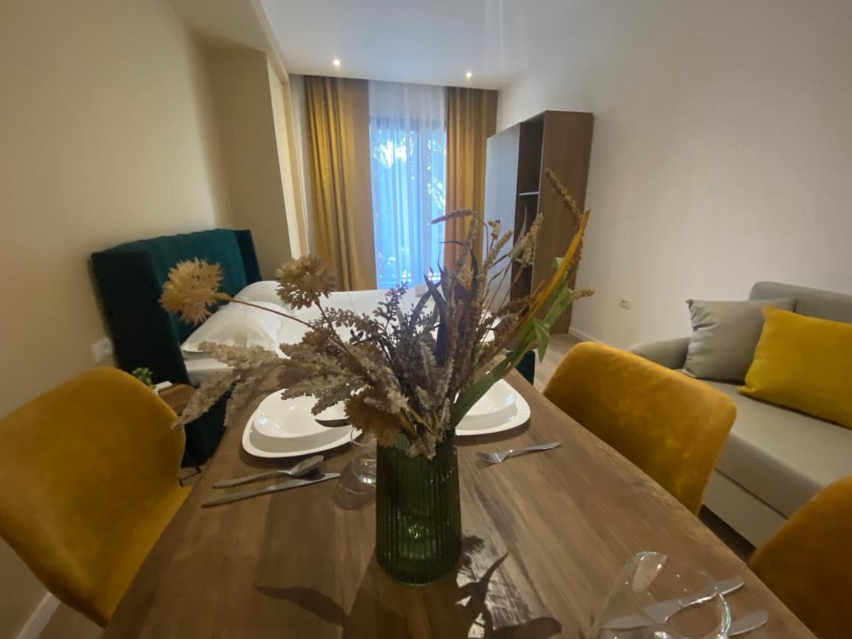 Brand New Apts Located At The City'S Main Square-100 Mbs Wifi ดูร์เรส ภายนอก รูปภาพ