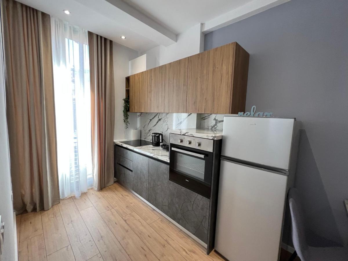 Brand New Apts Located At The City'S Main Square-100 Mbs Wifi ดูร์เรส ภายนอก รูปภาพ