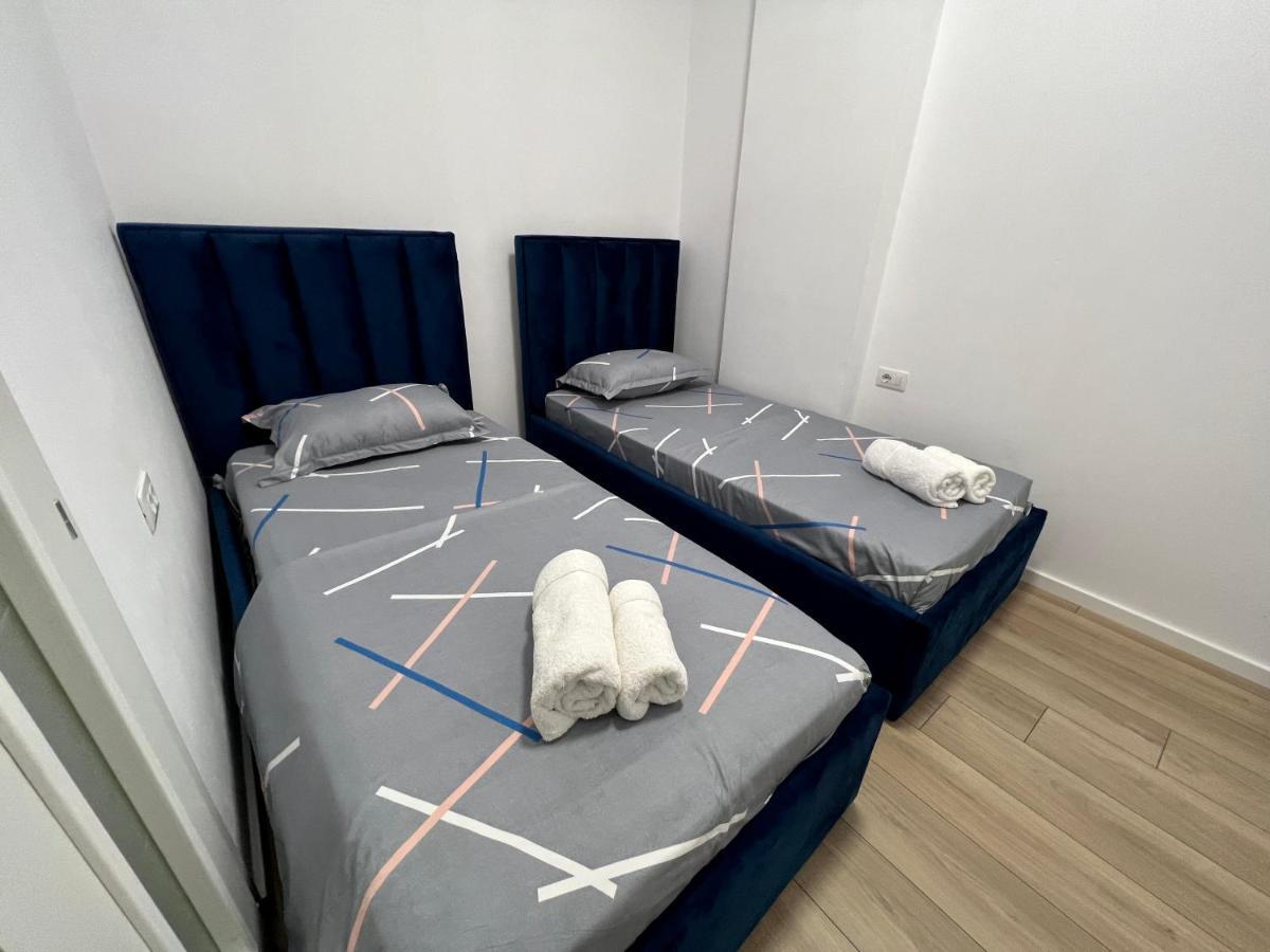 Brand New Apts Located At The City'S Main Square-100 Mbs Wifi ดูร์เรส ภายนอก รูปภาพ