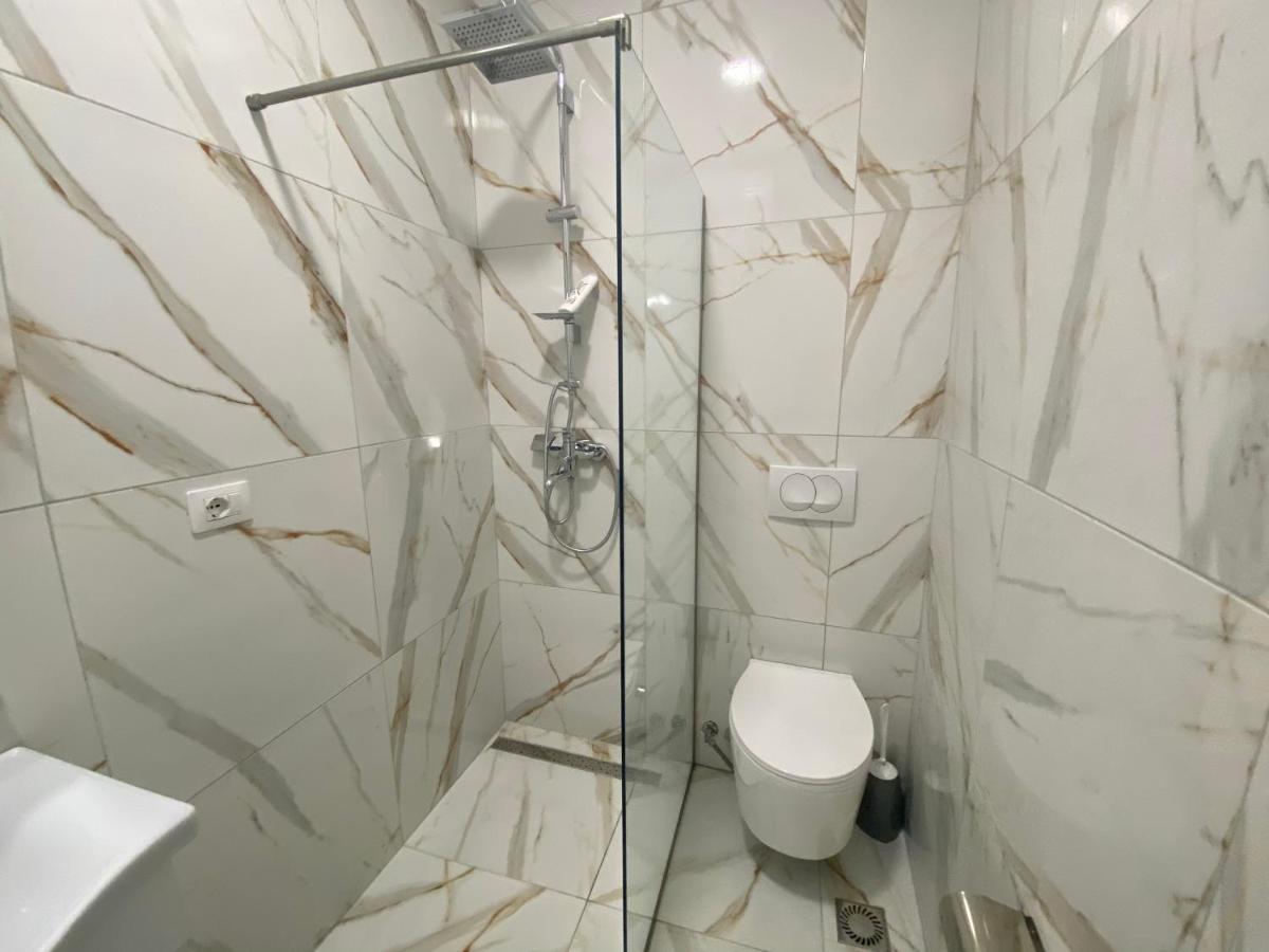 Brand New Apts Located At The City'S Main Square-100 Mbs Wifi ดูร์เรส ภายนอก รูปภาพ